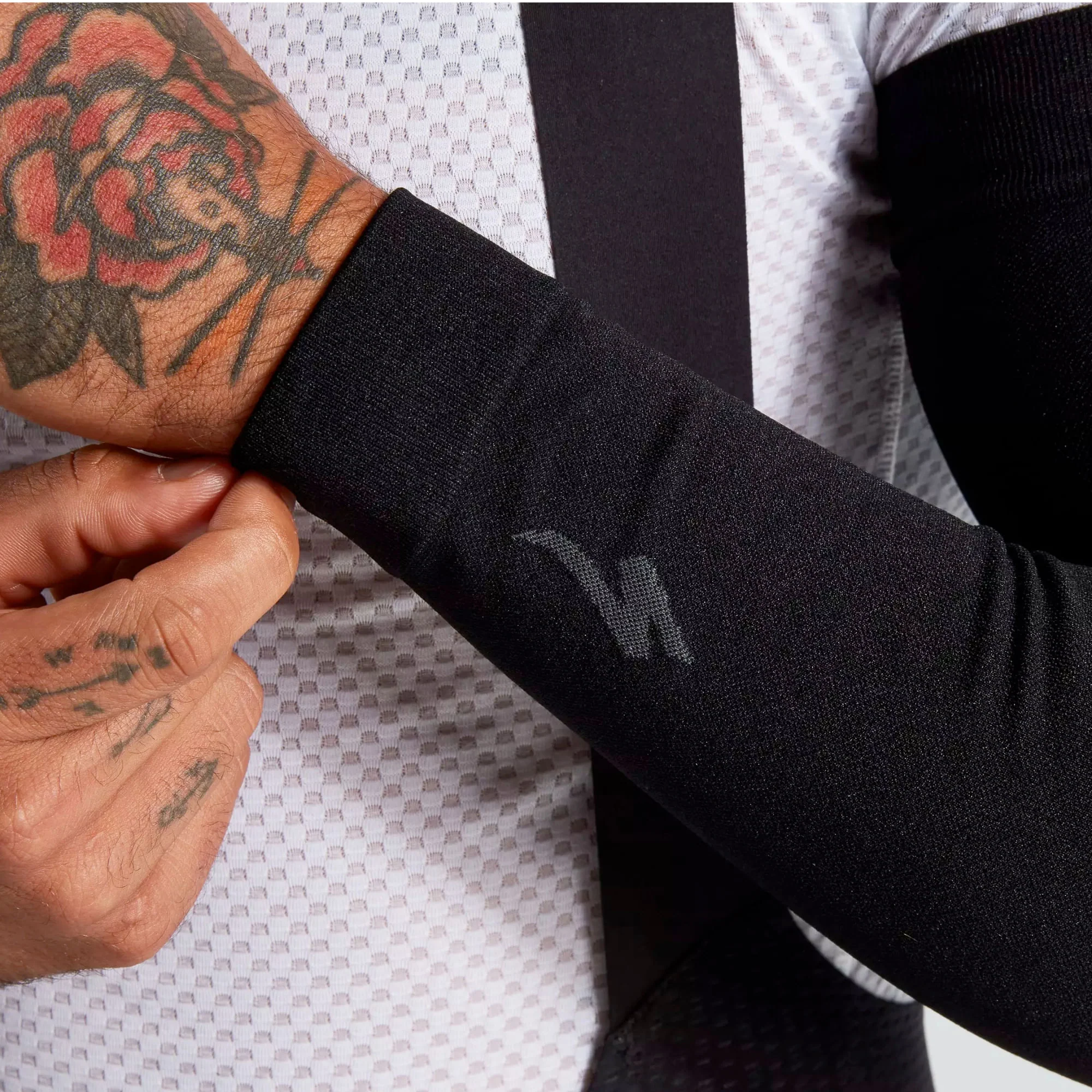 Specialized The Seamless UV Arm Covers - Image 5